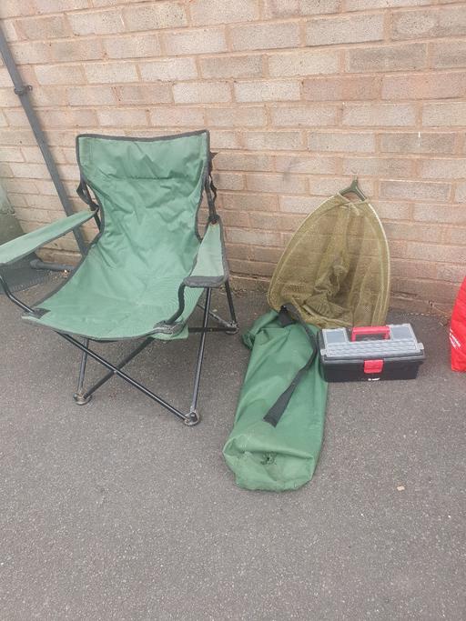 Buy & Sell Gornal Wood Dudley - Photos for Fishing Fold Up Chair ,Bait Box & 18 inch Net