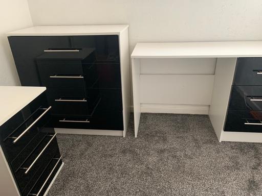 Buy & Sell Gornal Wood Dudley - Photos for Bedroom furniture draws side table and desk