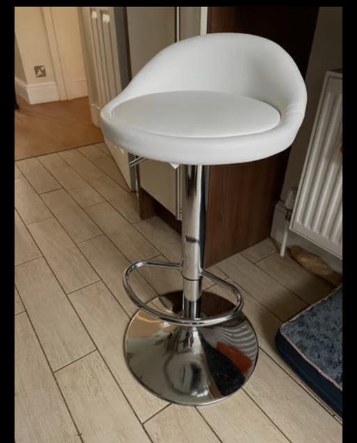 Buy & Sell West Kensington West London - Photos for Whites Leather Round Bar Stool