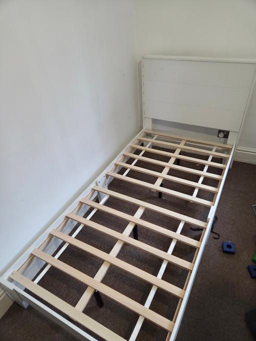 Buy & Sell Anfield Liverpool - Photos for white wooden single bed