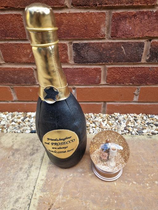 Buy & Sell Whittington Lichfield - Photos for Prosecco 🍾 🥂 🍾 Door Stop and Snow ❄️ Globe