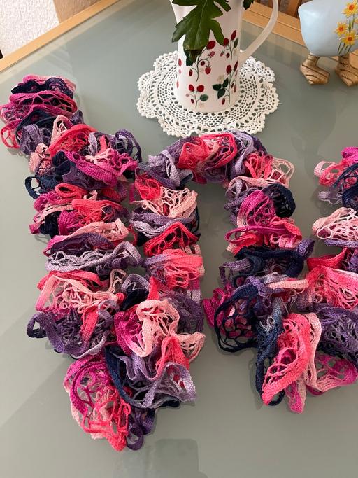 Buy & Sell Ettingshall Park Wolverhampton - Photos for 💖HAND KNITTED RUFFLE SCARF 💖