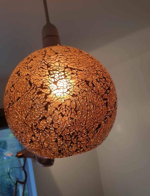 Buy & Sell Sheepridge Kirklees - Photos for Beautiful Glass (Krackle) light shade