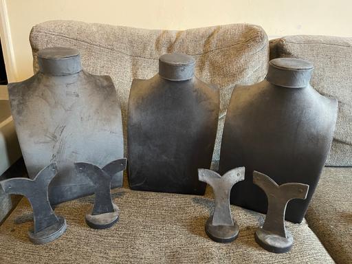 Buy & Sell Streatley Central Bedfordshire - Photos for Grey suede mannequins with earring stones