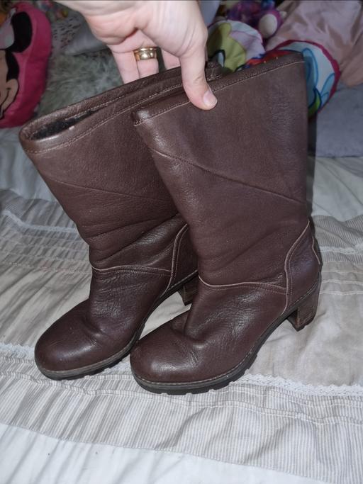 Buy & Sell Upper Holloway North London - Photos for BROWN LADIES BOOTS SIZE UK 4.5