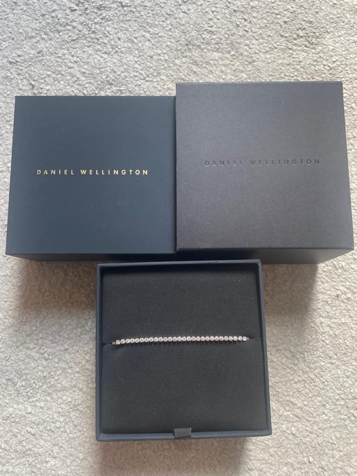 Buy & Sell Sparkhill Birmingham - Photos for Daniel Wellington gold tennis bracelet