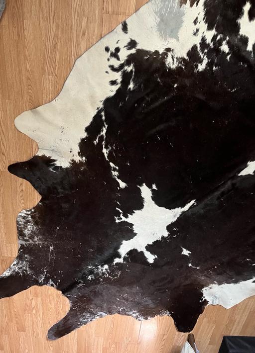 Buy & Sell Riddlesdown South East London - Photos for Large brown natural cow hide rug
