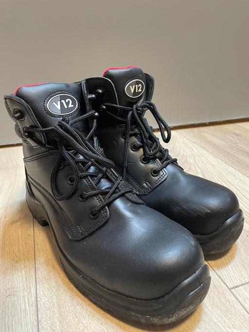 Buy & Sell Thornton Heath Croydon - Photos for V12 Otter Safety Shoes (Size UK 8/ EU 42)