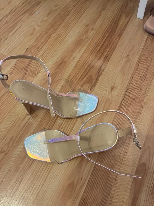 Buy & Sell Upper Holloway North London - Photos for Clear T bar. Heels.