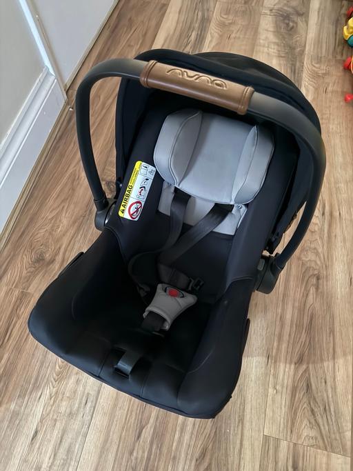 Vehicles Kennington South East London - Photos for Nuna pipa car seat & isofix