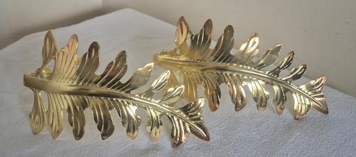 Buy & Sell Hixon Stafford - Photos for Pair Of Gold Leaf Design Curtain Tiebacks