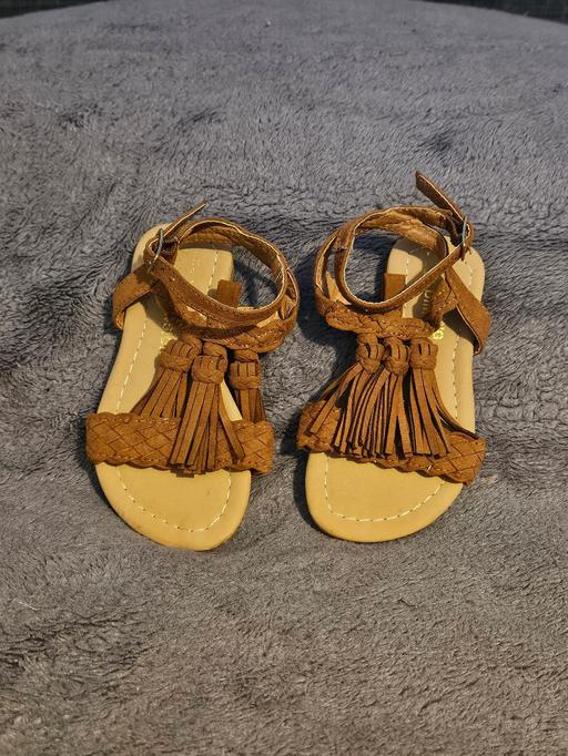Buy & Sell Upper Holloway North London - Photos for GIRLS BROWN SANDALS SIZE UK 7