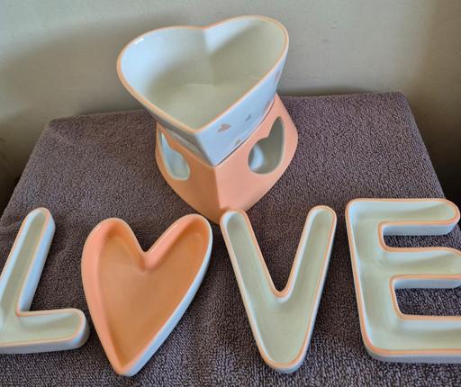Buy & Sell Moss Pit Stafford - Photos for Heart Shaped Fondue Set & LOVE Dishes