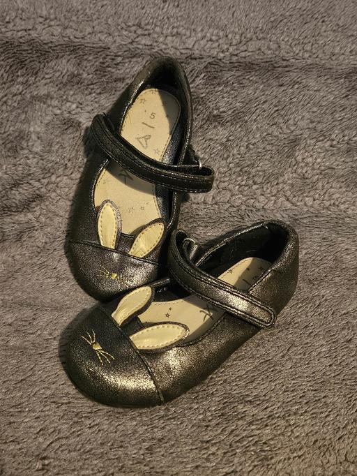 Buy & Sell Archway North London - Photos for NEXT GIRLS RABBIT SHOES SIZE 5