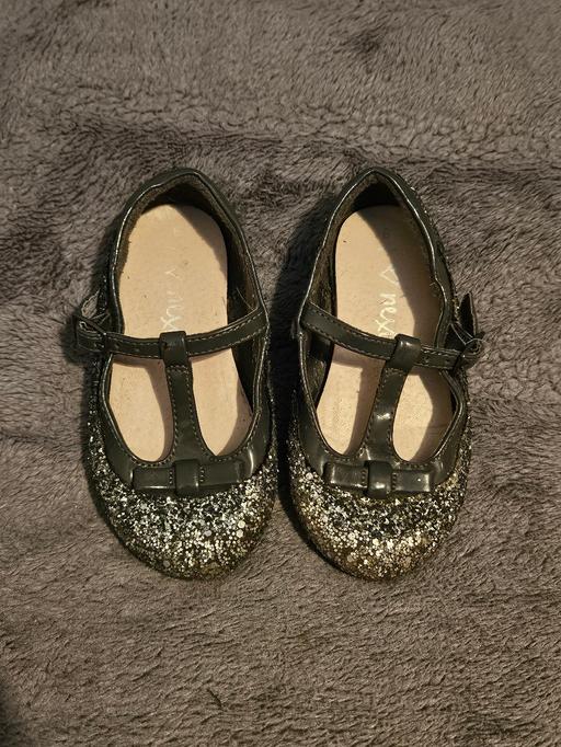 Buy & Sell Upper Holloway North London - Photos for NEXT GIRLS SPARKLING SHOES SIZE 6