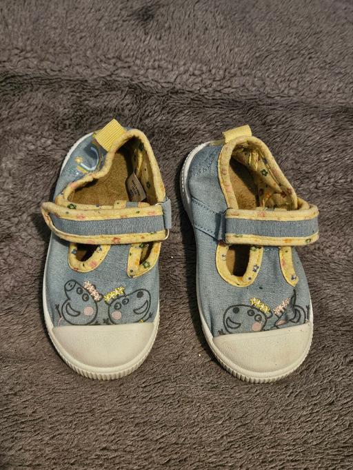 Buy & Sell Upper Holloway North London - Photos for GIRLS PEPPA PIG SHOES SIZE UK 4