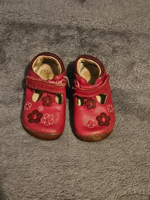 Buy & Sell Upper Holloway North London - Photos for CLARKS GIRLS PINK SHOES SIZE 3.5 E