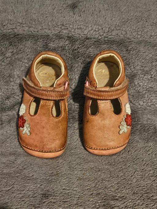 Buy & Sell Upper Holloway North London - Photos for CLARKS GIRLS PINK SHOES SIZE 3.5 H