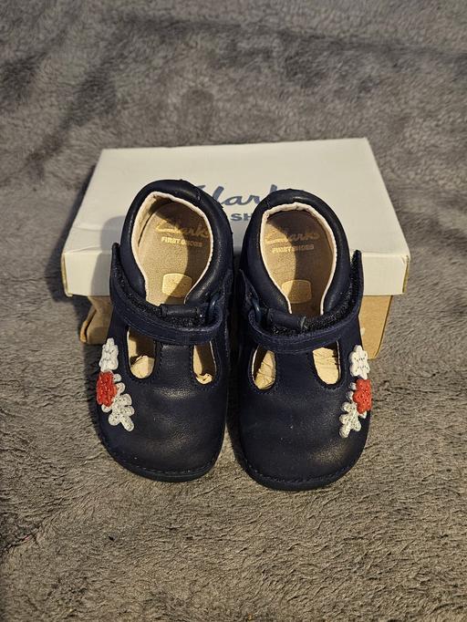 Buy & Sell Upper Holloway North London - Photos for CLARKS GIRLS BLUE SHOES SIZE 4 F