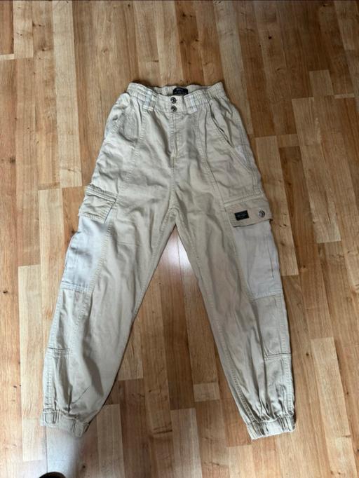 Buy & Sell Egham Runnymede - Photos for Bershka beige cargo trousers