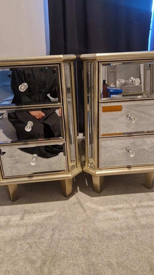 Buy & Sell Devons Road East London - Photos for 2 bedside tables