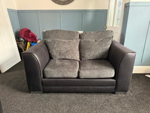 Buy & Sell Ashton-on-Ribble Preston - Photos for Black and grey 2seater and 3 seater sofa