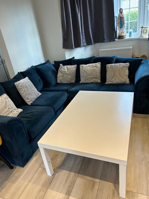 Buy & Sell Queensway Central London - Photos for Corner sofas with coffee table