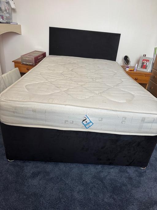 Buy & Sell Blackpool Town Centre Blackpool - Photos for Black Divan Bed with Mattress & Headboard