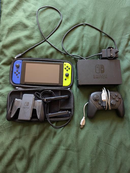 Buy & Sell Brixton South East London - Photos for Nintendo Switch +ProController, Case, SD Card