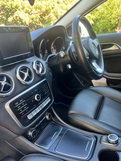 Vehicles Bermondsey South East London - Photos for MERCEDES-BENZ GLA 200 SE EXECUTIVE AUTO