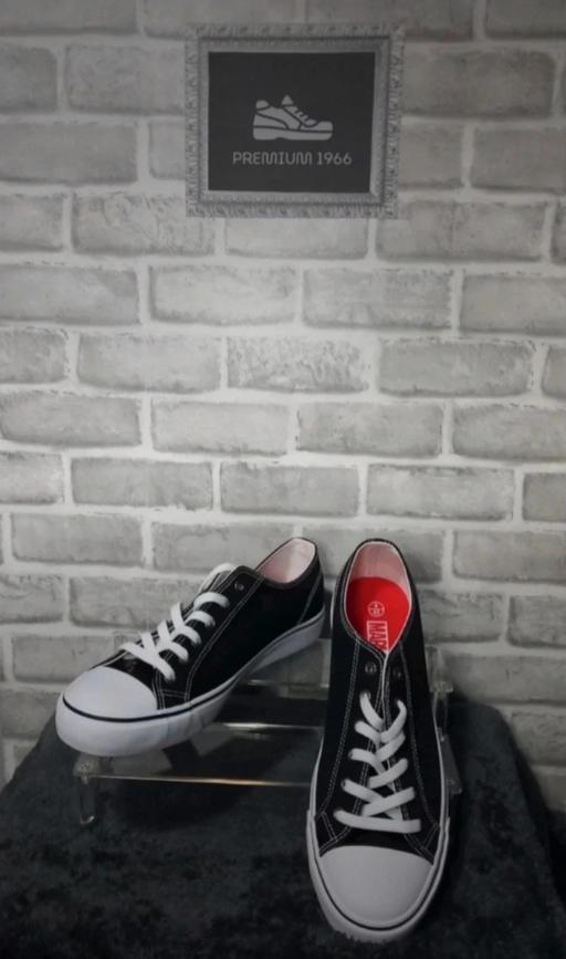 Buy & Sell Clacton-on-Sea Tendring - Photos for Men's Marvel trainers