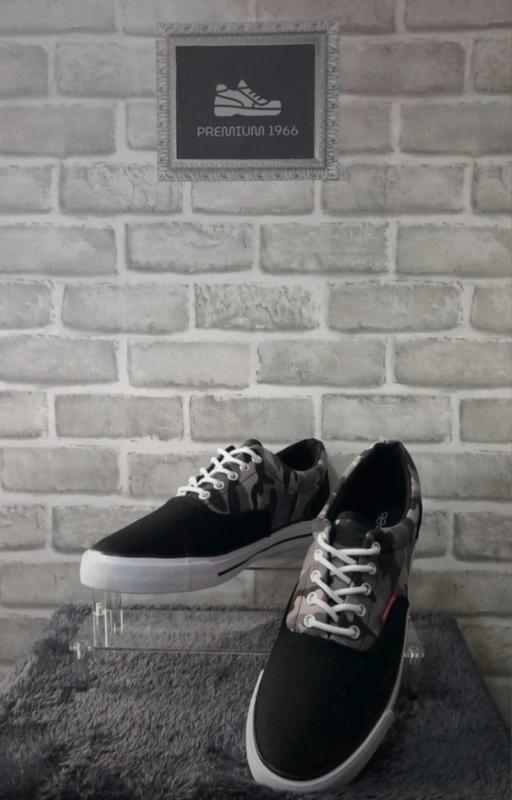 Buy & Sell Clacton-on-Sea Tendring - Photos for mens crosshatch Skywalk trainers