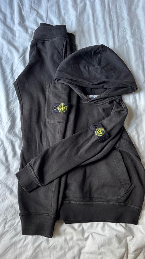 Buy & Sell Bowes Park North London - Photos for Stone Island kid’s age 6 tracksuit black