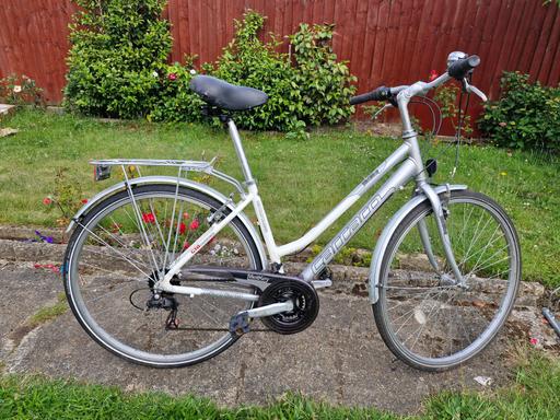 Buy & Sell Stockley Park Hillingdon - Photos for LADIES CARRARO BIKE BICYCLE