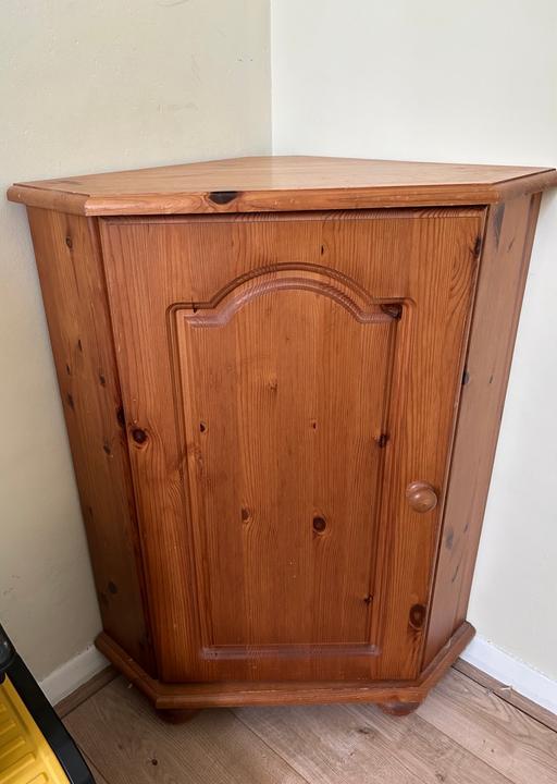 Buy & Sell Aylesbury Buckinghamshire - Photos for Pine corner cupboard