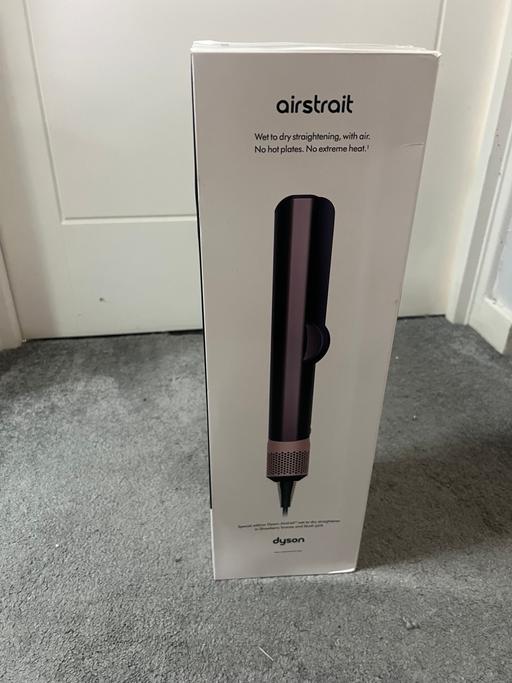 Buy & Sell Neasden North West London - Photos for Dyson AirtStrait Straignteners