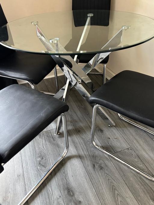 Buy & Sell Catshill Bromsgrove - Photos for Table and chairs