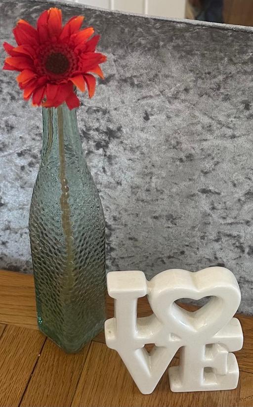 Buy & Sell Shirley Solihull - Photos for Glass vase with flower & LOVE sign