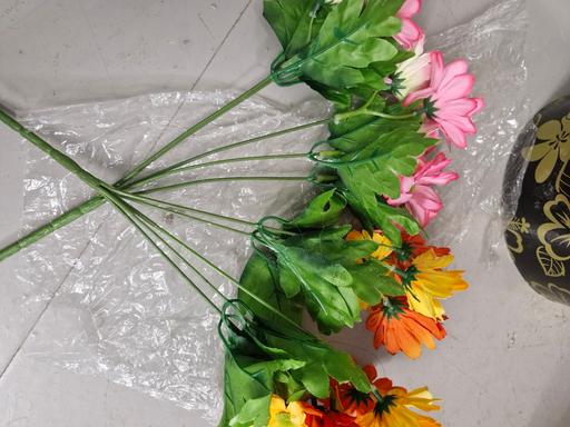 Buy & Sell Elsecar Barnsley - Photos for 2 bunches fake flowers