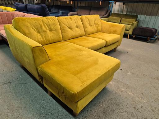 Buy & Sell Cheslyn Hay South Staffordshire - Photos for DFS Penny Mustard Velvet 4-Seater Chaise
