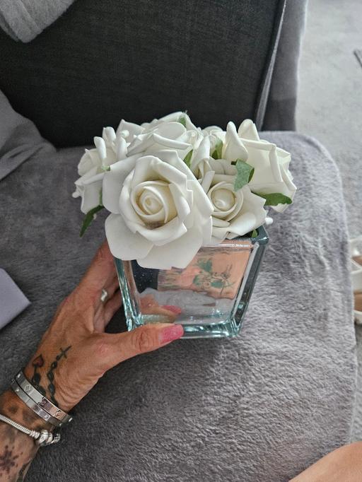 Buy & Sell Rowley Regis Sandwell - Photos for flowers in a mirrored vase
