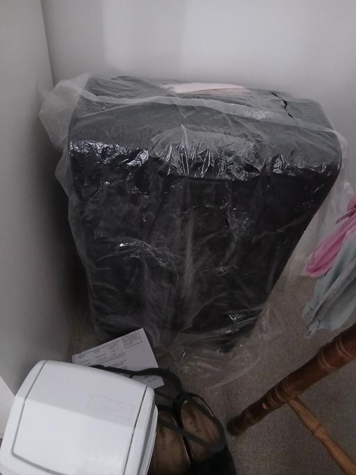 Buy & Sell Feltham Hounslow - Photos for suit case