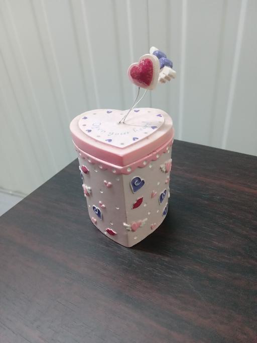 Buy & Sell Castle Industrial Estate Oldham - Photos for Heart trinket box