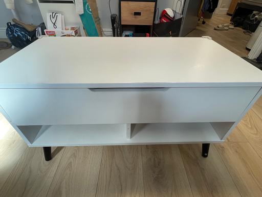 Buy & Sell Thornton Heath Croydon - Photos for Lift top coffee table- white