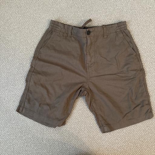 Buy & Sell Victoria Central London - Photos for Brown shorts