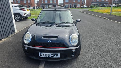 Vehicles Crumpsall Manchester - Photos for Mini cooper s