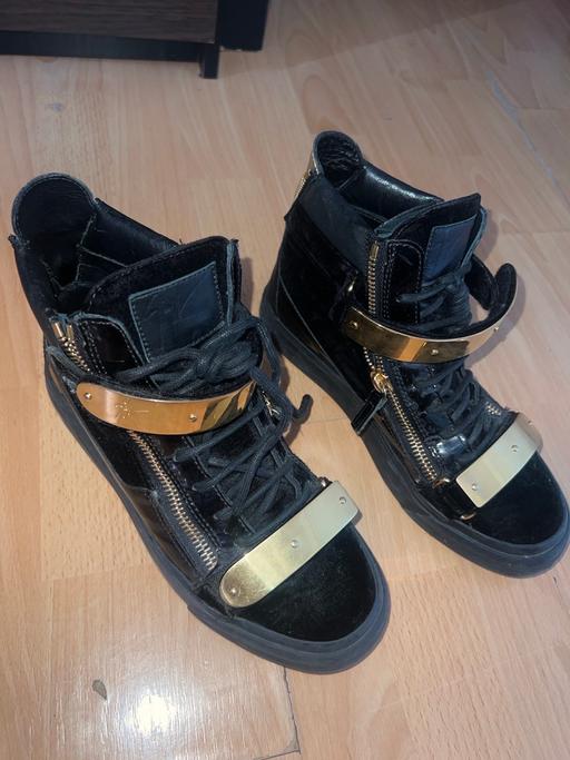 Buy & Sell Seven Sisters North London - Photos for giuseppe zanotti double buckle
