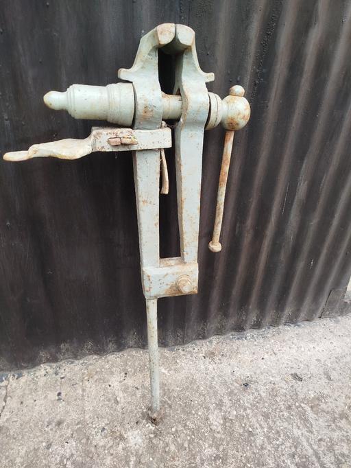 Buy & Sell Tame Valley Industrial Estate Tamworth - Photos for Vintage Blacksmiths Leg Vice