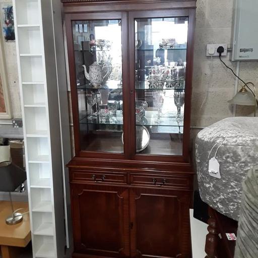 Buy & Sell Saint Pauls Trading Estate Tameside - Photos for Lovely vintage mahogany mirrored cabinet