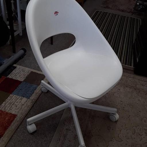 Buy & Sell Saint Pauls Trading Estate Tameside - Photos for White plastic computer IKEA chair
